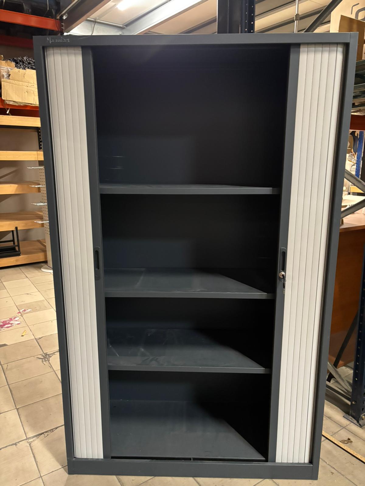 Armoire de bureau métallique avec clé – L120 x P45,5 x H194 cm