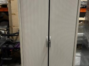 Armoire de bureau métallique avec clé – L82 x P36 x H143 cm