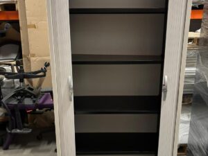 Armoire de bureau métallique avec clé – L82 x P36 x H143 cm