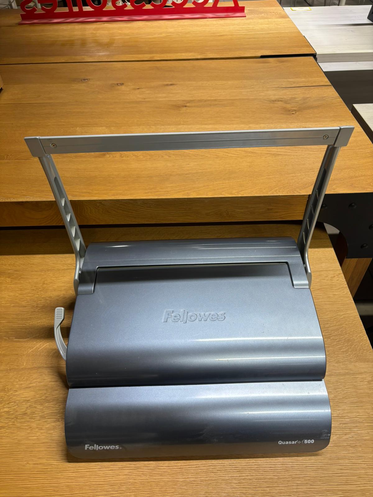 Relieuse métallique grise Fellowes – L40 x l40 cm
