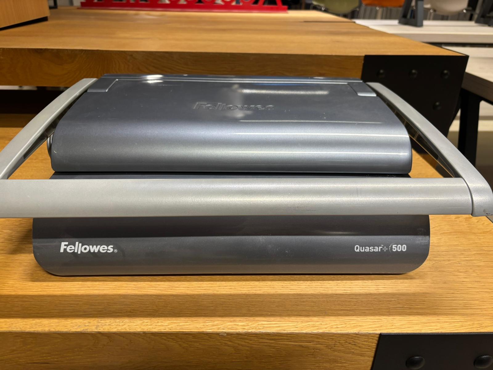 Relieuse métallique grise Fellowes – L40 x l40 cm