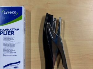 Agrafeuse métallique gris et noir – marque Lyreco