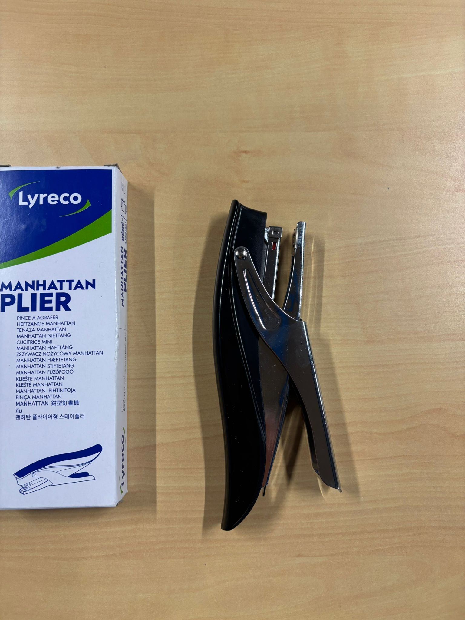 Agrafeuse métallique gris et noir – marque Lyreco