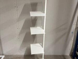 Présentoir métallique blanc à 4 niveaux réglables – H140 x L40 x P30 cm