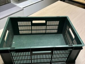 Caisse de manutention Allibert verte – H23 x L60 x l40 cm