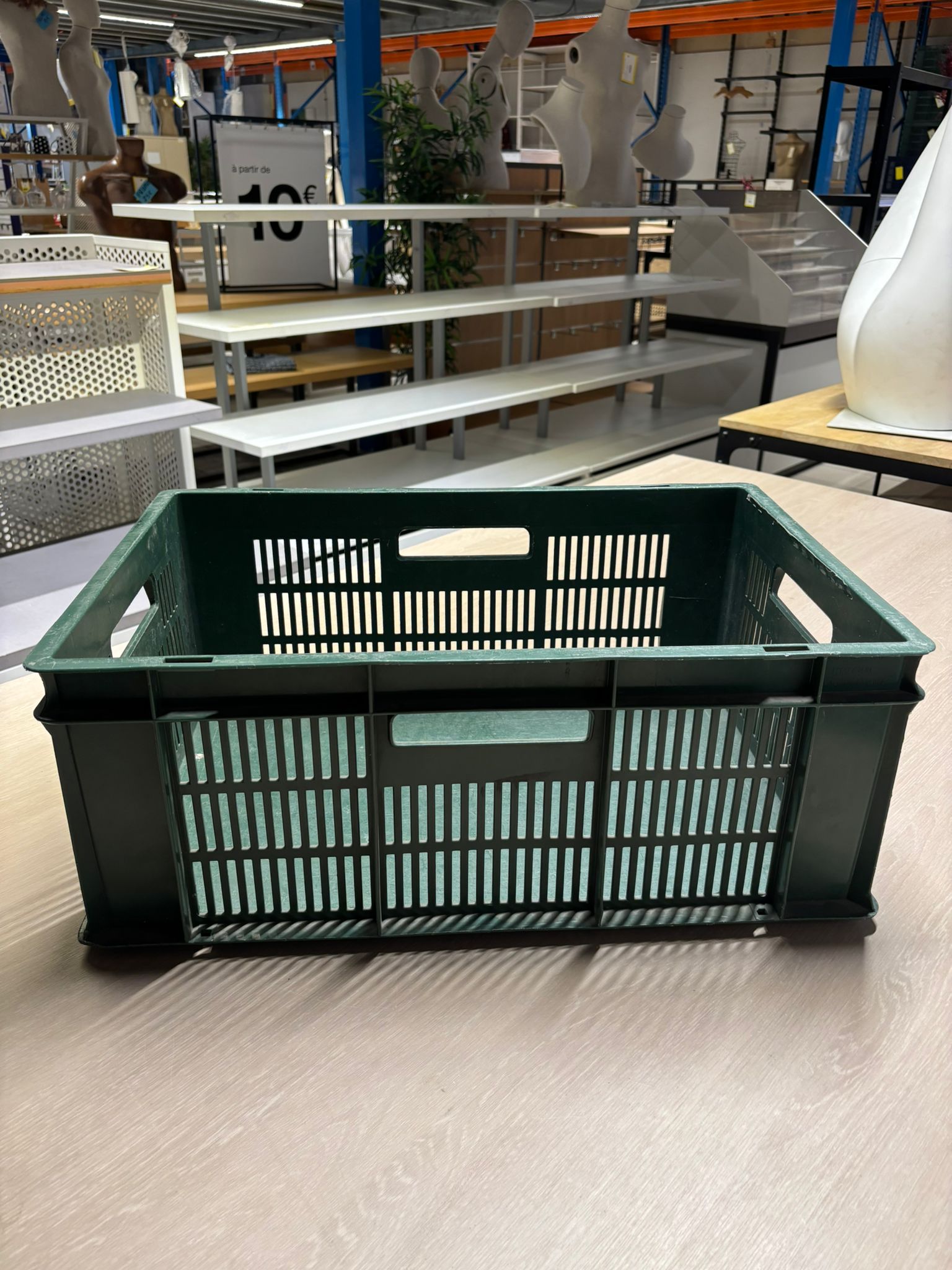 Caisse de manutention Allibert verte – H23 x L60 x l40 cm