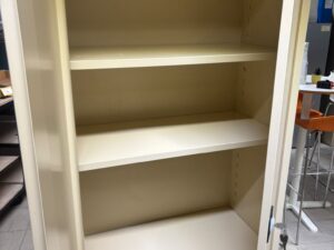 Armoire haute de bureau métallique beige avec clé – L80 x P38 x H180 cm