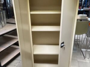 Armoire haute de bureau métallique beige avec clé – L80 x P38 x H180 cm