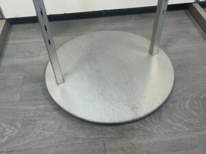 Portant à vêtements pied rond métallique – L43 x Ø50 x H143 cm