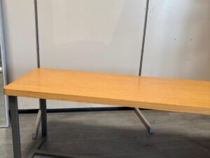 Table mi-basse multi-usages bois marron et métal gris – L157 x P50 x H59 cm