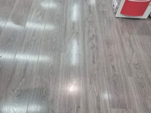 LIMO – Parquet stratifié 20 x 120 cm Pergo