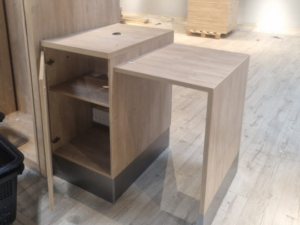 Meuble de caisse en bois avec retour – L130 x P80 x H110 cm