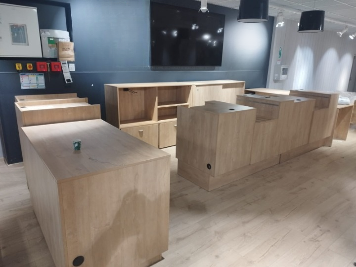 Comptoir modulable en bois avec arrière-comptoir et module PMR