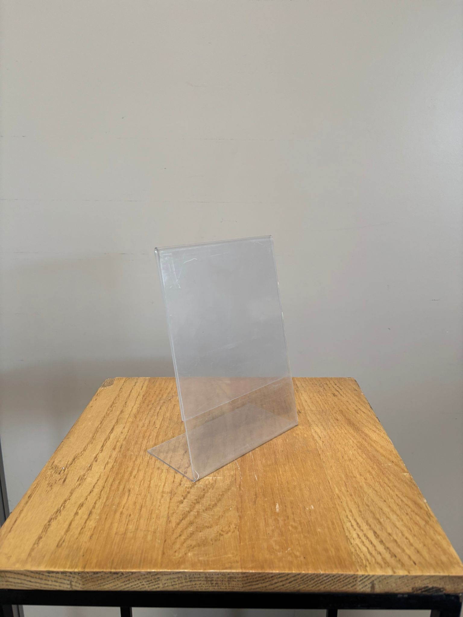 Support de présentation A5 en PVC renforcé transparent – incliné