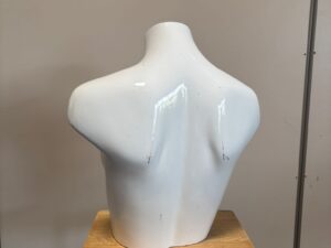 Mannequin buste femme blanc brillant en fibre de verre – H43 cm