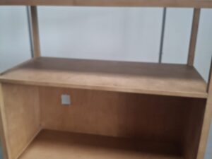 Armoire en bois marron – H184 x L90 x P42 cm