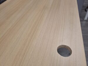 Bureau droit gris et bois – L140 x P80 x H74 cm