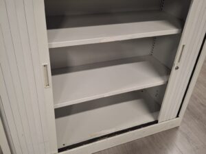 Armoire de bureau basse métallique gris clair 2 tablettes – L120 x P43 x H105 cm