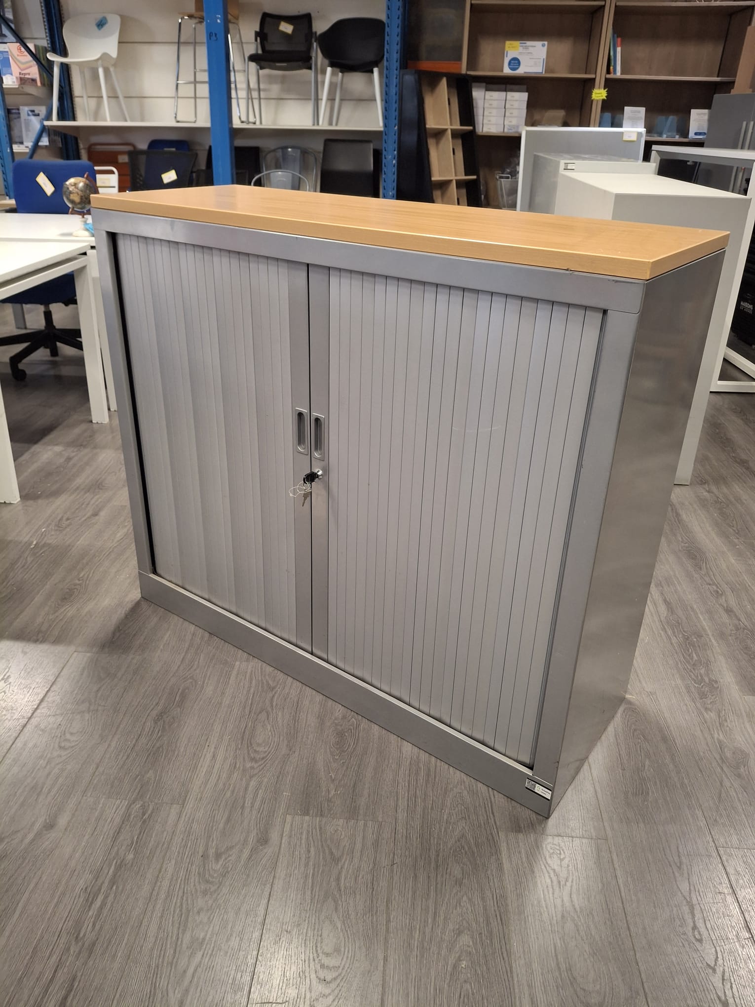 Armoire basse de bureau métal et bois avec clé 2 tablettes – L120 x P43 x H103 cm