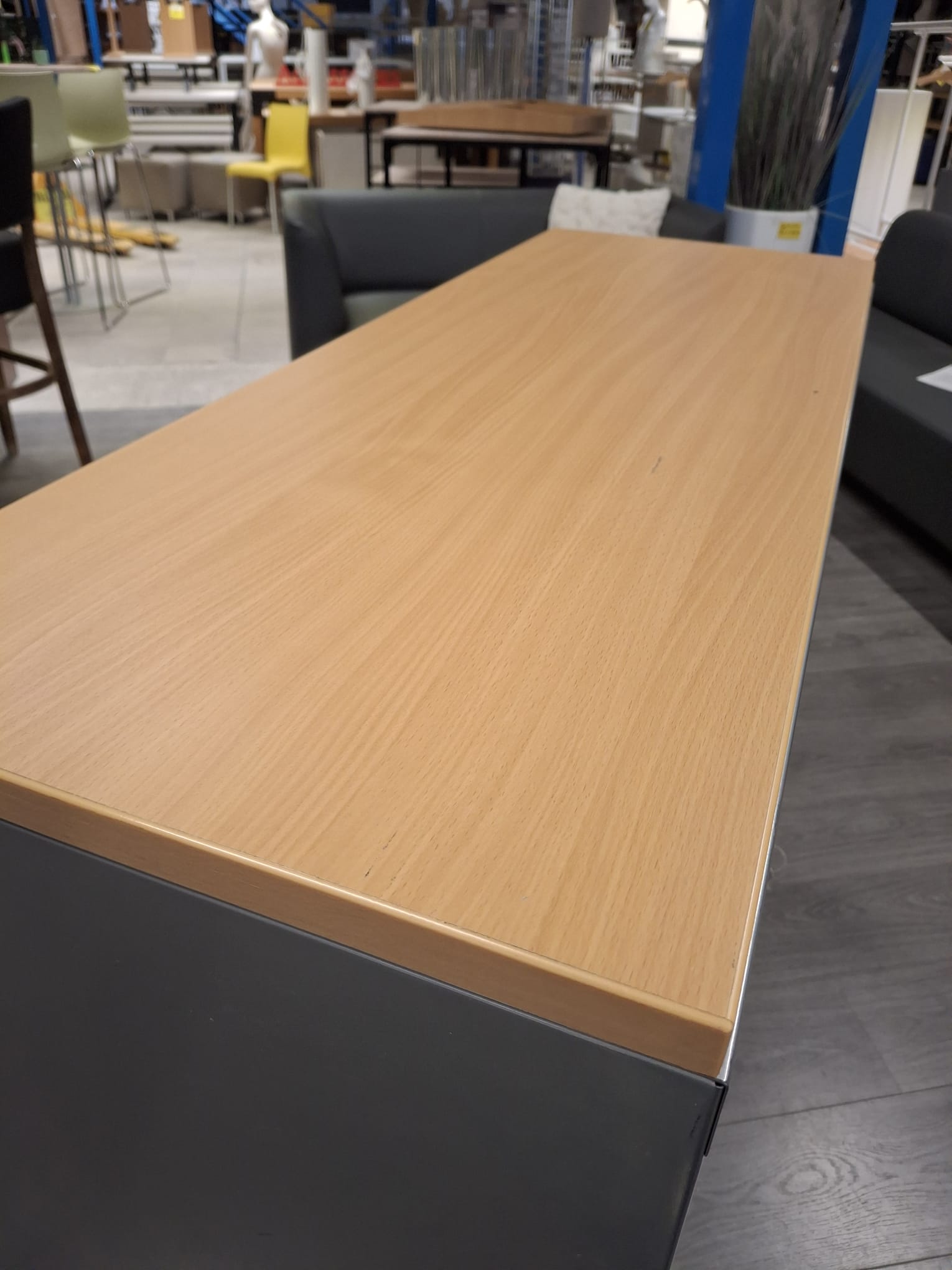 Armoire basse de bureau métal et bois avec clé 2 tablettes – L120 x P43 x H103 cm
