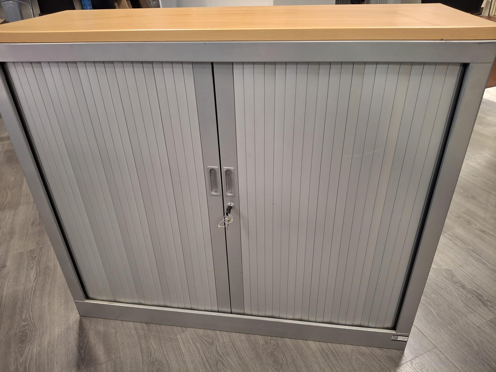 Armoire basse de bureau métal et bois avec clé 2 tablettes – L120 x P43 x H103 cm