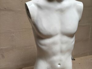 Buste homme blanc brillant en fibre de verre – H80 cm