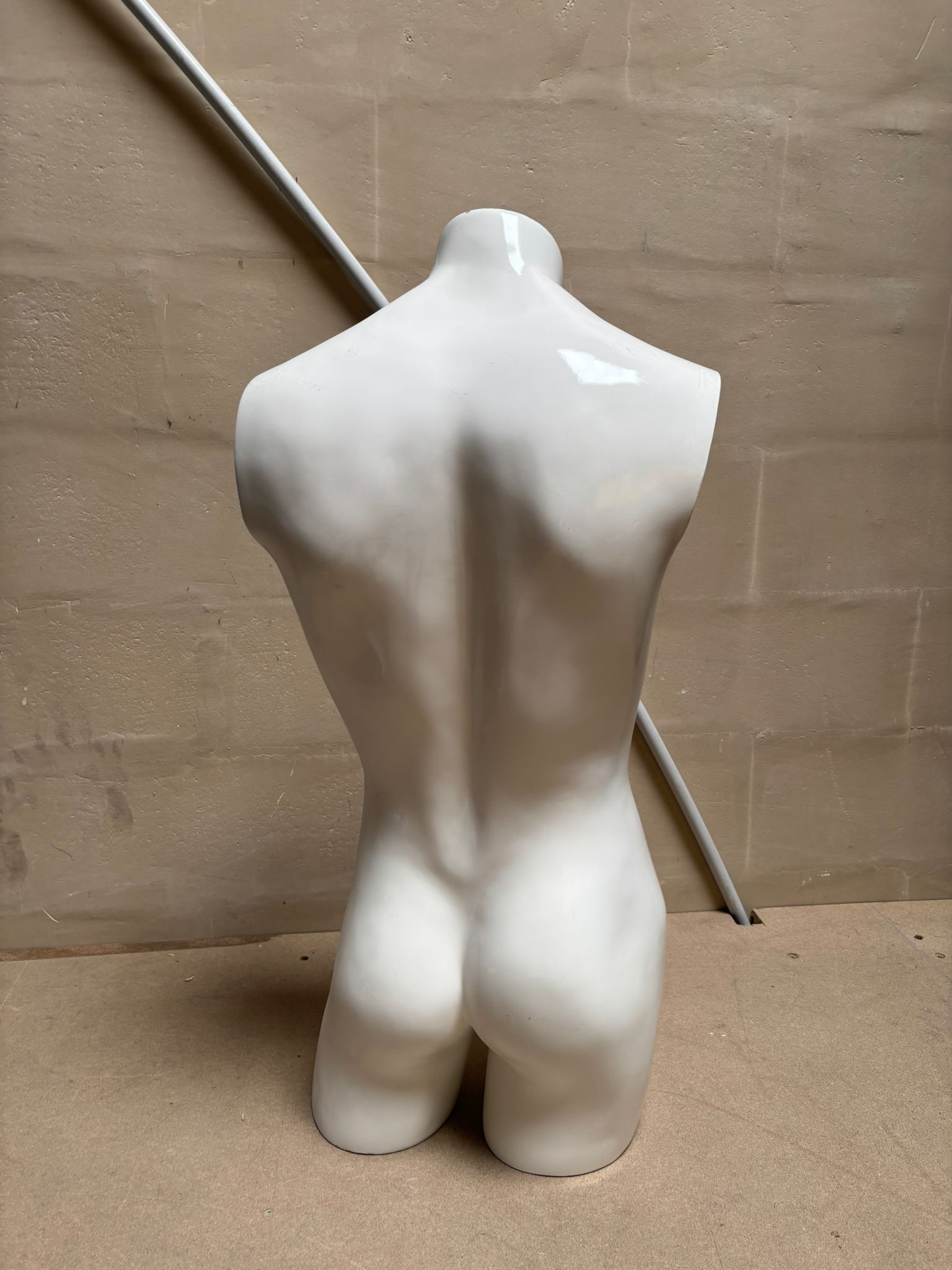 Buste homme blanc brillant en fibre de verre – H80 cm