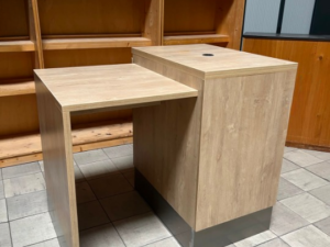 Meuble de caisse en bois avec retour – L130 x P80 x H110 cm