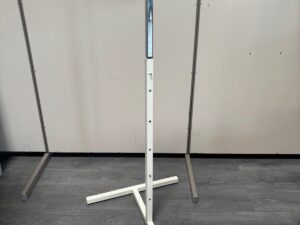 Portant droit en T réglable gris métallique – H105 à 165 cm