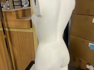 Mannequin buste femme fibre de verre blanc demi-cuisse – H87 cm
