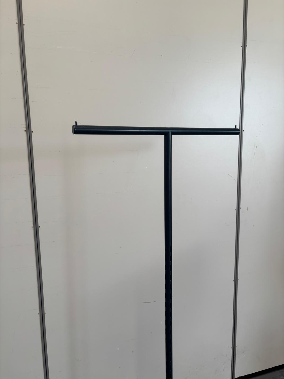 Portant droit en T métallique noir – H147 cm