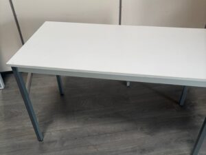 Table de travail multi-usages bois et métal grise – 2 dimensions disponibles