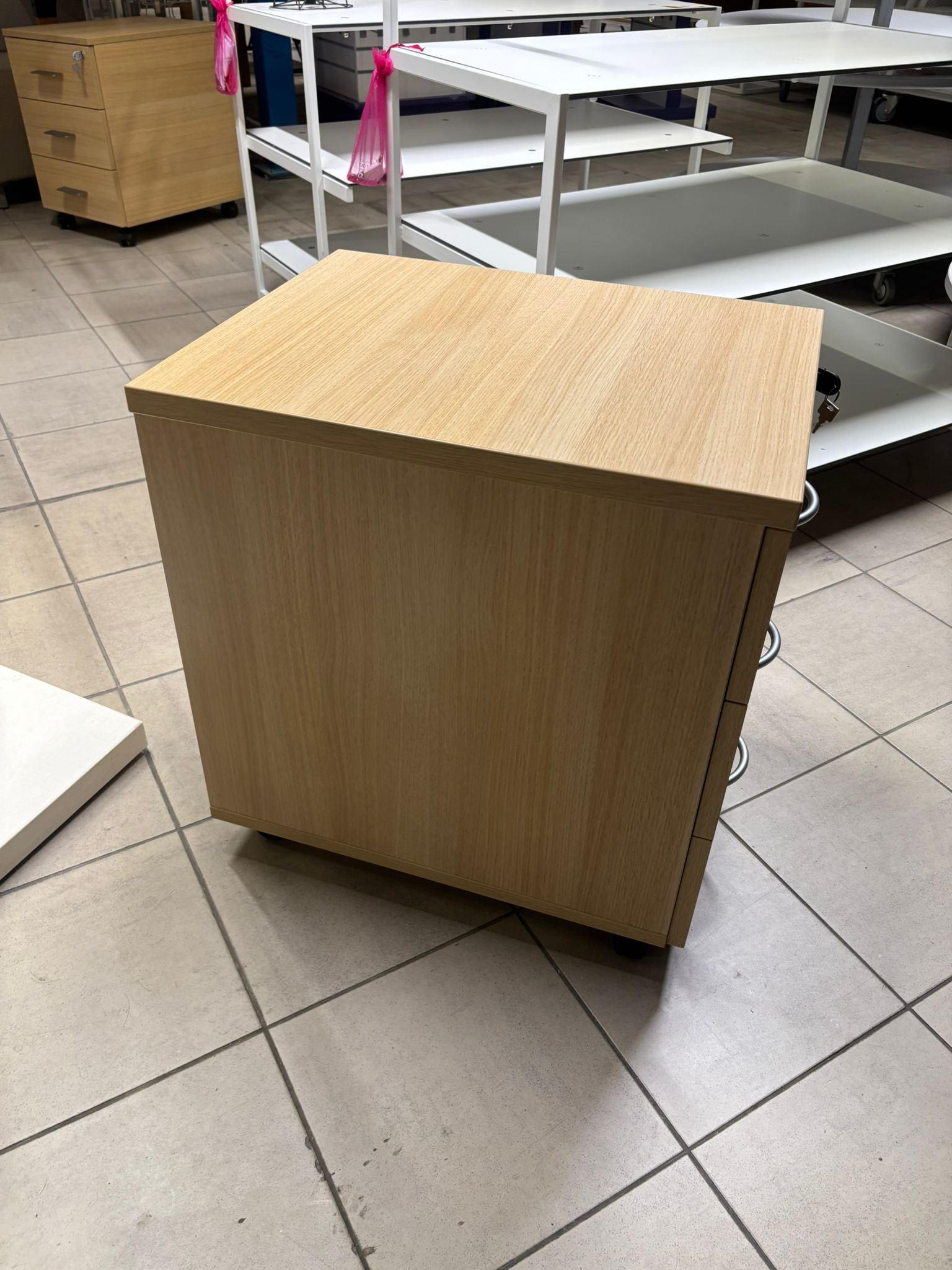 Caisson de bureau sur roulettes en bois beige – H60 x L43,5 x P56 cm
