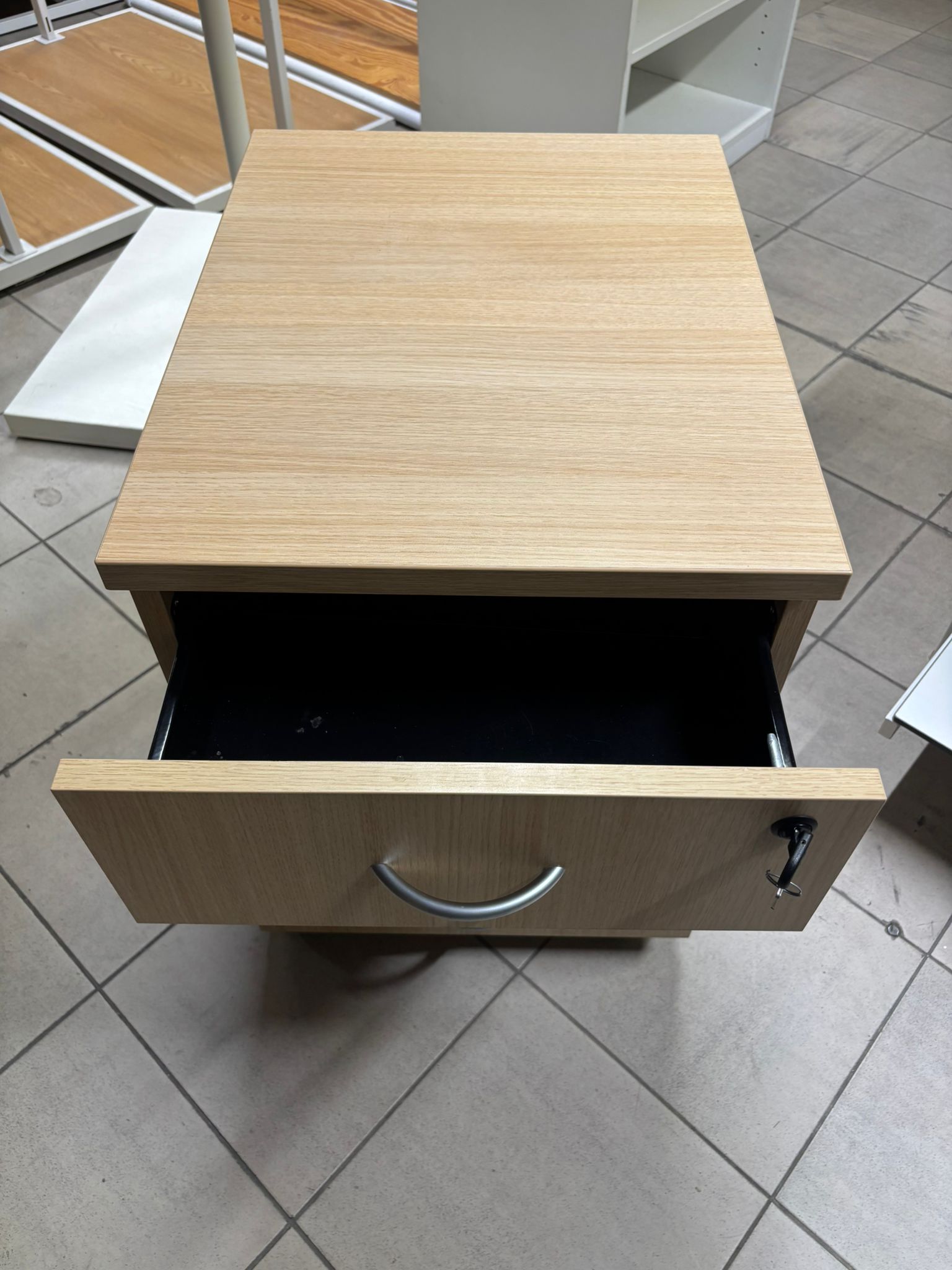 Caisson de bureau sur roulettes en bois beige – H60 x L43,5 x P56 cm