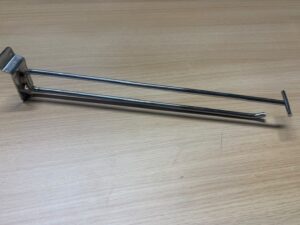 Lot de 10 broches avec porte-étiquettes pour fond rainuré – L40 cm