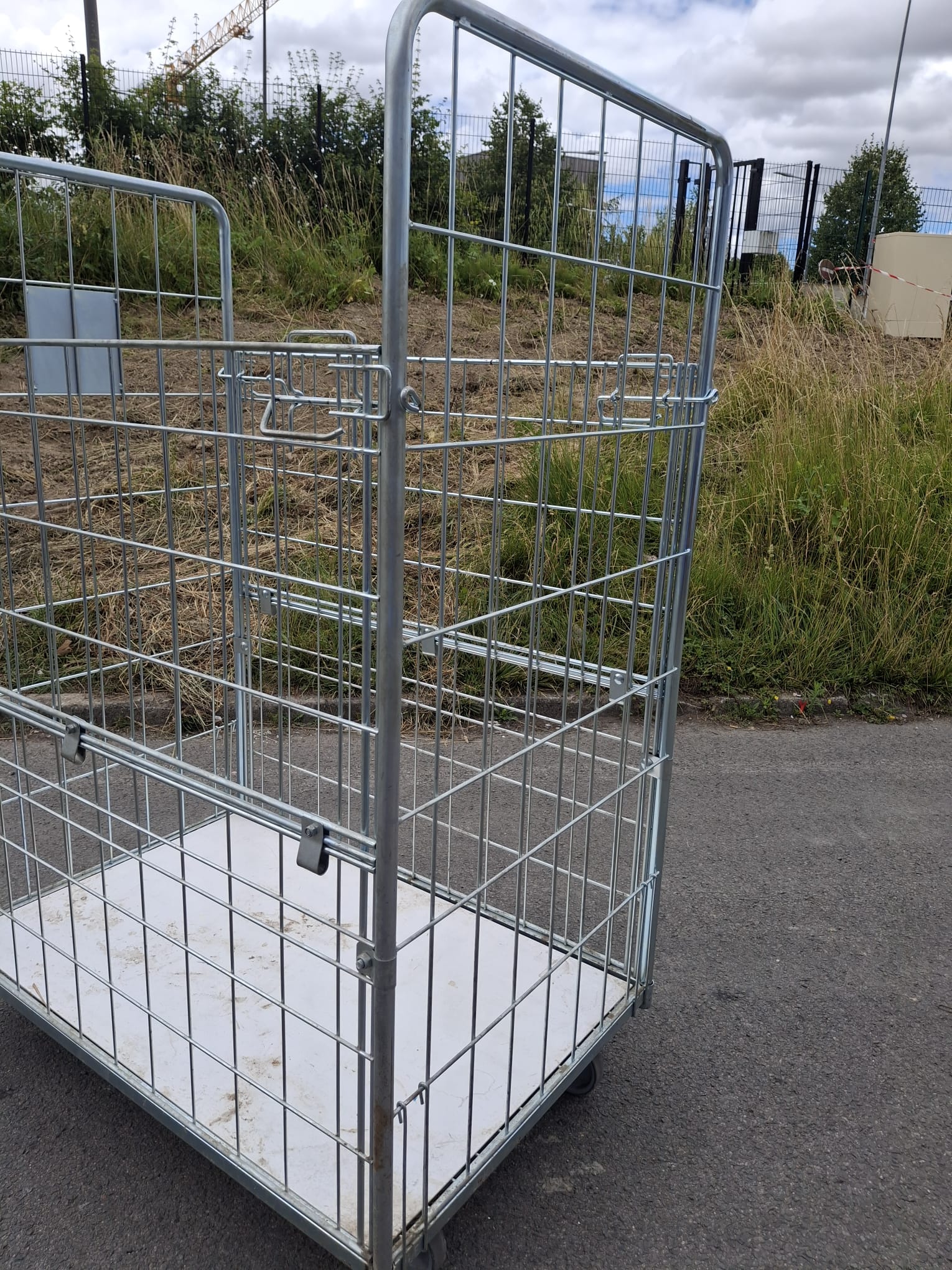 Chariot Rolls sur roulettes 4 faces grillagées avec demi-portes ouvrantes – H168 cm