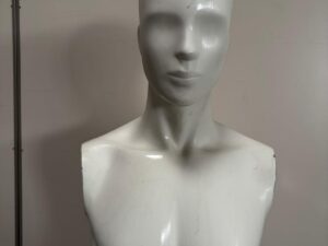 Mannequin buste homme en fibre de verre blanc – H80 cm