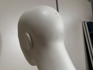 Mannequin buste homme en fibre de verre blanc – H80 cm