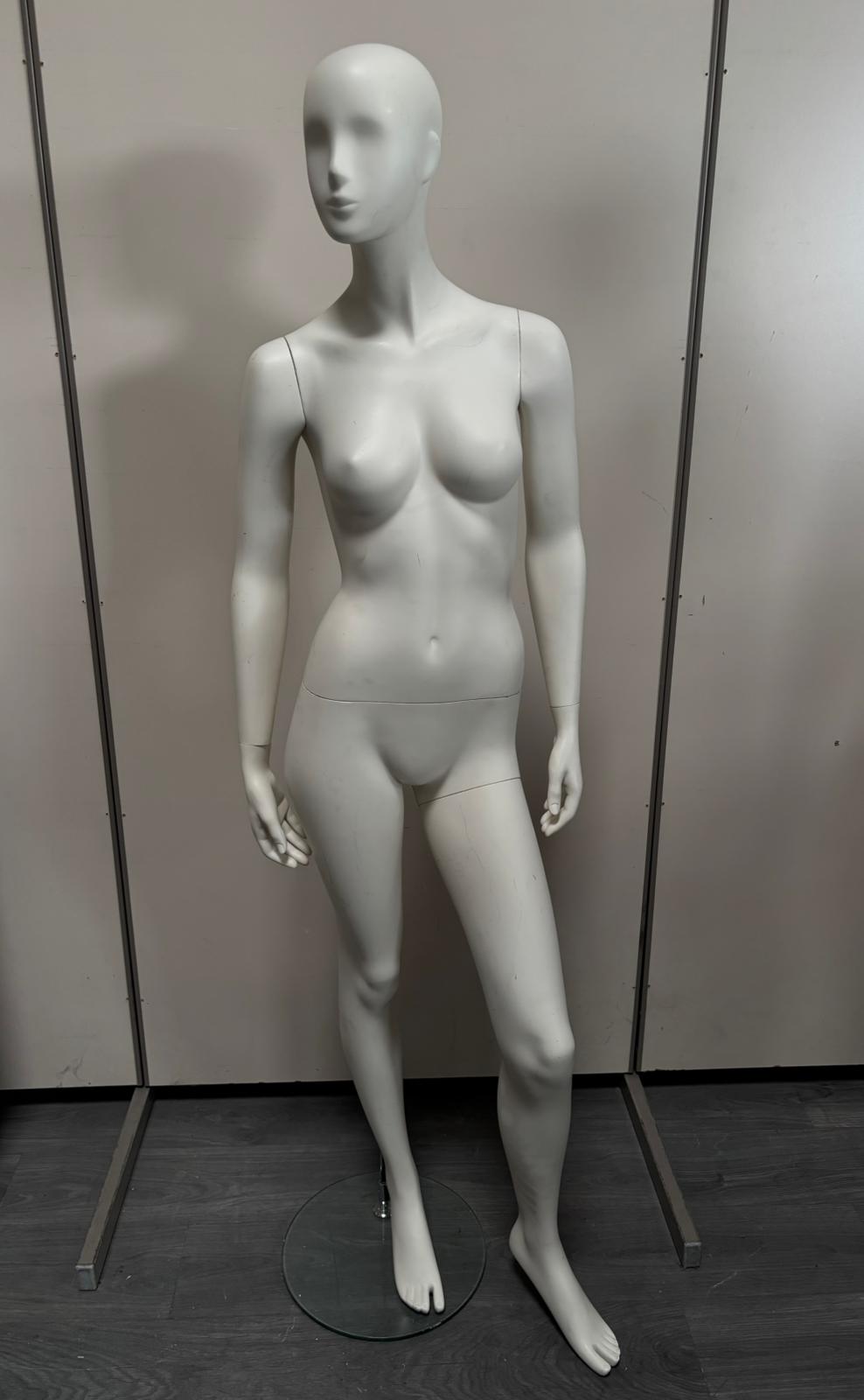 Mannequin femme complet sur socle en verre – fibre de verre blanc mat – H179 cm