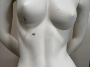Mannequin femme complet sur socle en verre – fibre de verre blanc mat – H180 cm