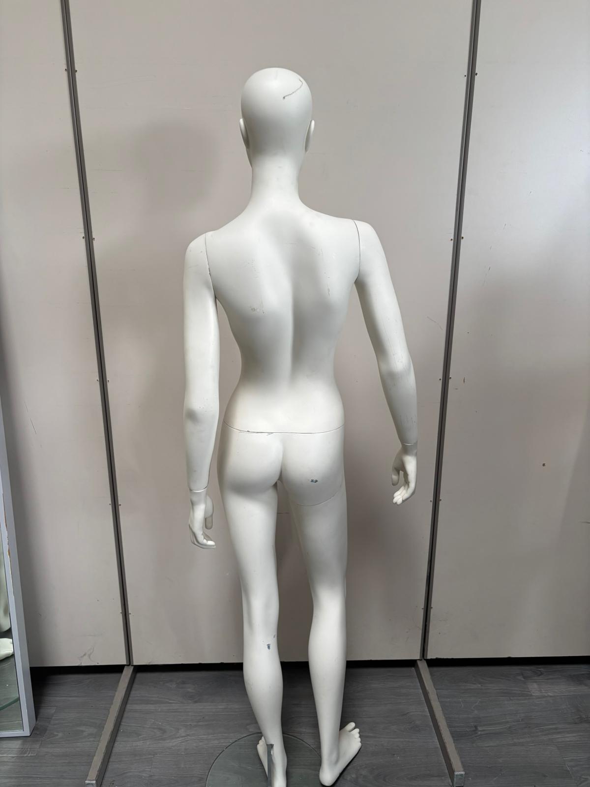 Mannequin femme complet sur socle en verre – fibre de verre blanc mat – H177 cm
