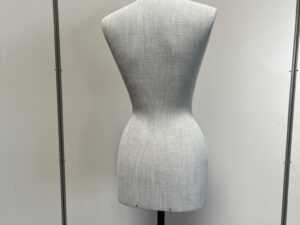 Mannequin couture en tissu sur pied métallique réglable – neuf – H175 cm