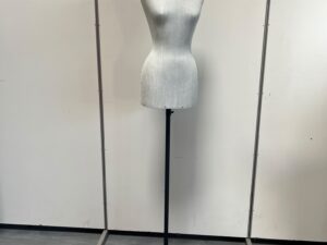 Mannequin couture en tissu sur pied métallique réglable – neuf – H175 cm