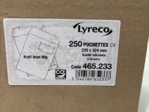 Lot de 200 enveloppes C4 à fenêtre Lyreco – 229 x 324 mm