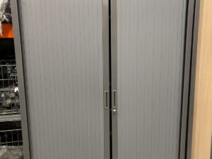 Armoire haute de bureau métallique grise – L120 x l43 x H198 cm
