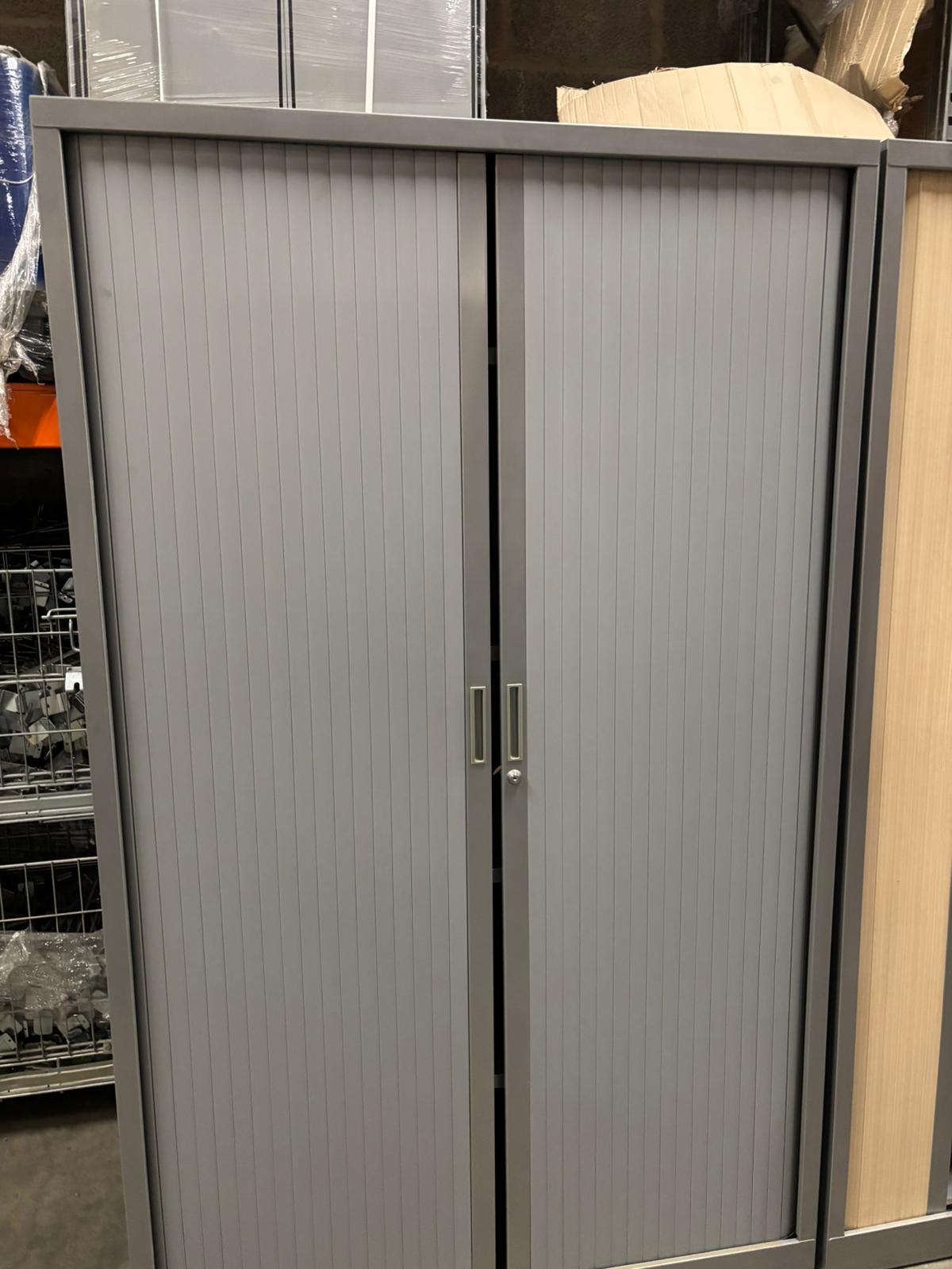 Armoire haute de bureau métallique grise – L120 x l43 x H198 cm
