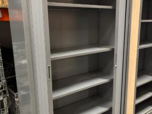 Armoire haute de bureau métallique grise – L120 x l43 x H198 cm