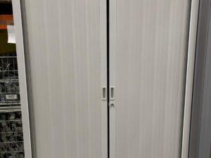 Armoire haute de bureau métallique grise – L120 x l43 x H198 cm