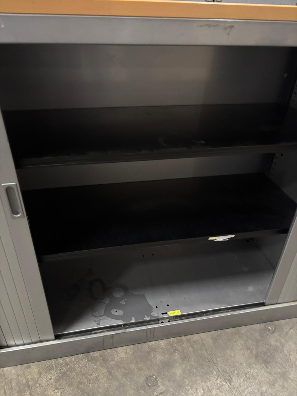 Armoire basse de bureau métallique grise avec plateau bois – L120 x l43 x H103 cm