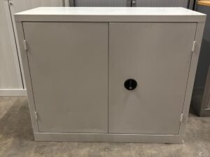Armoire basse de bureau métallique grise – L120,5 x l53 x H100 cm